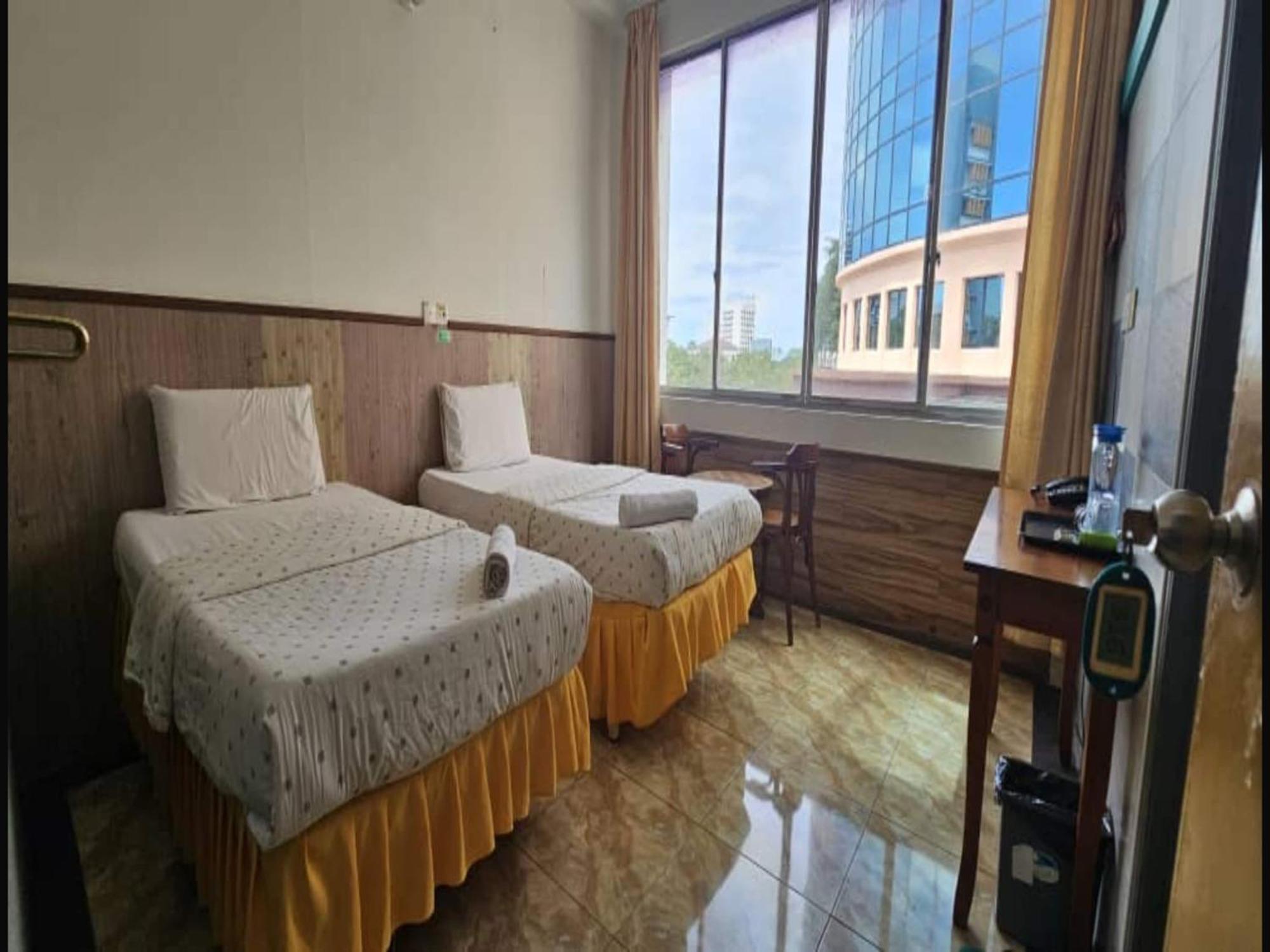 Oyo 90979 Sianglory Inn Kota Kinabalu Zewnętrze zdjęcie