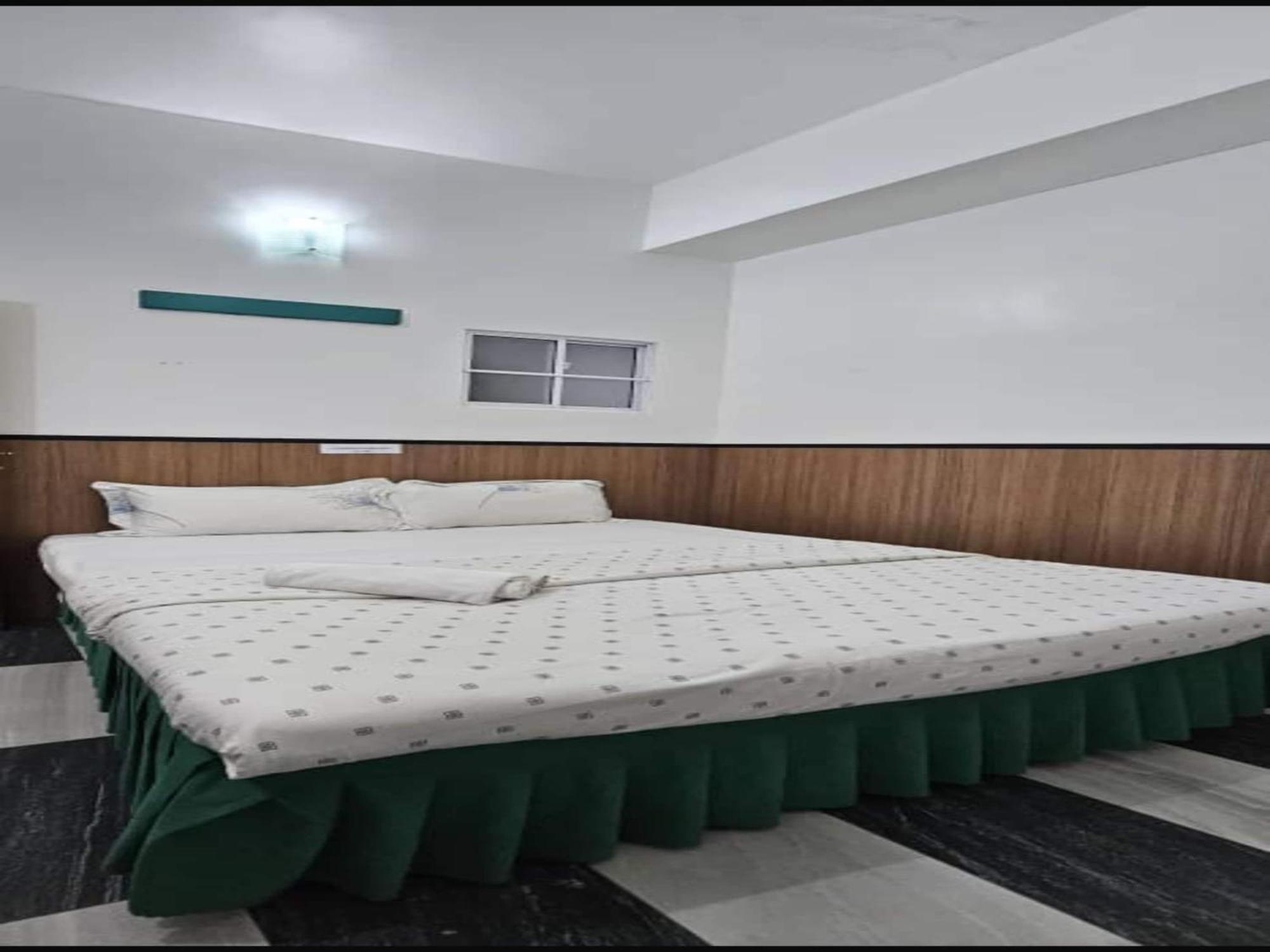 Oyo 90979 Sianglory Inn Kota Kinabalu Zewnętrze zdjęcie